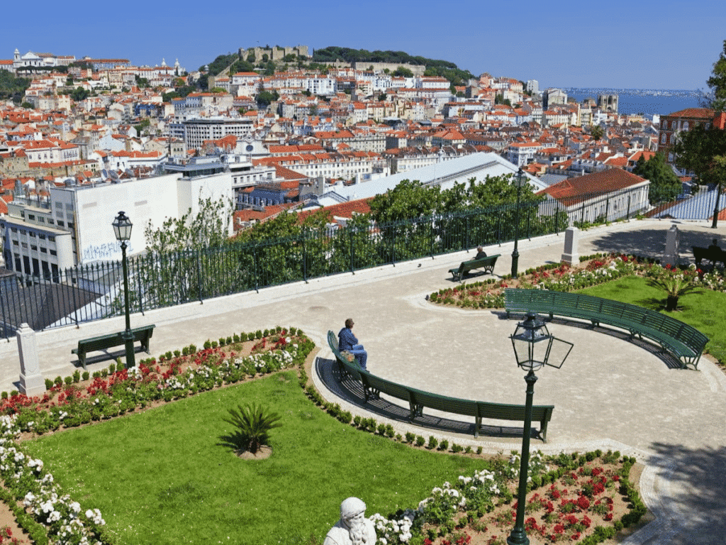 Poetic Tuk Tuk Tour - A Brasileira do Chiado